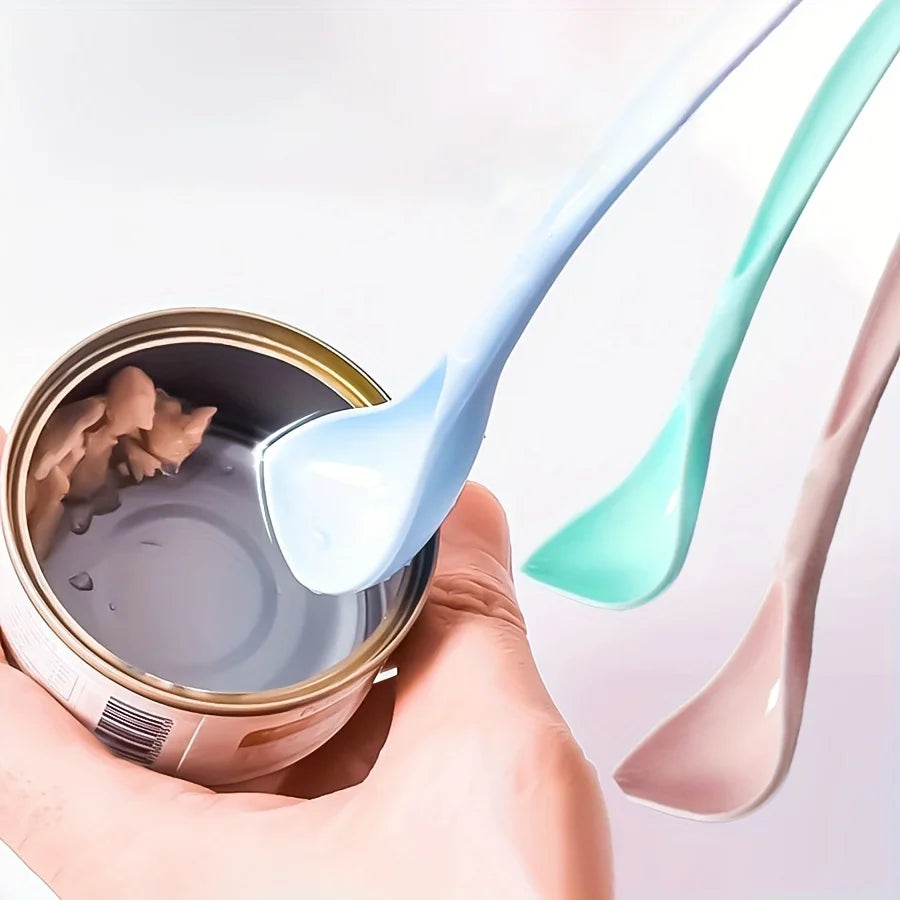 4-Pack Reusable Silicone Pet Food Lids & Spoon – Portable Can Covers for Dogs & Cats, Keeps Food Fresh, Fits Most Tin Sizes, Durable Pet Accessories.